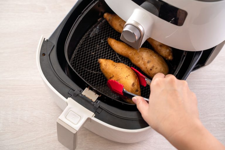 can-you-put-glass-in-air-fryer-kitchentoon