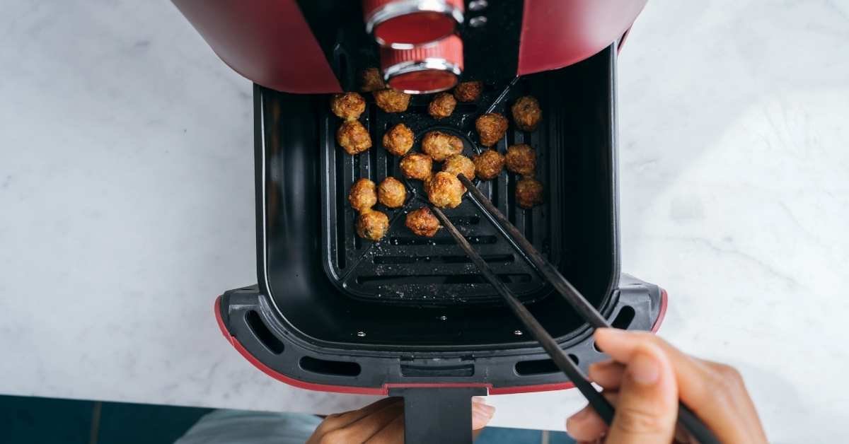 clean grease from air fryer tray